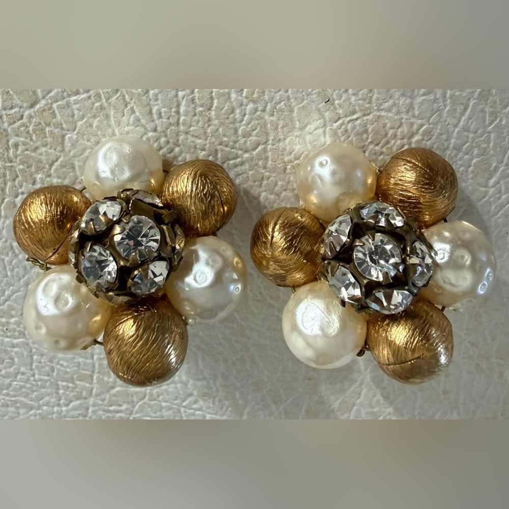 Lisner Gold & Faux Pearl Rhinestone cluster Vintage Flower Clip on Earrings